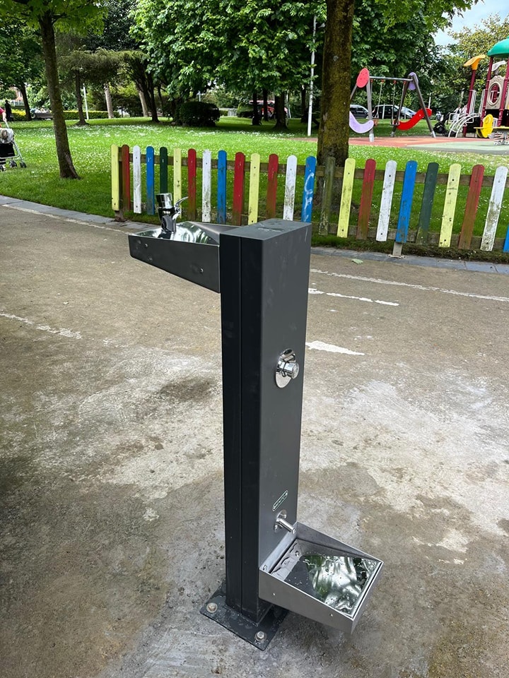 Instaladas tres fuentes para personas y perros